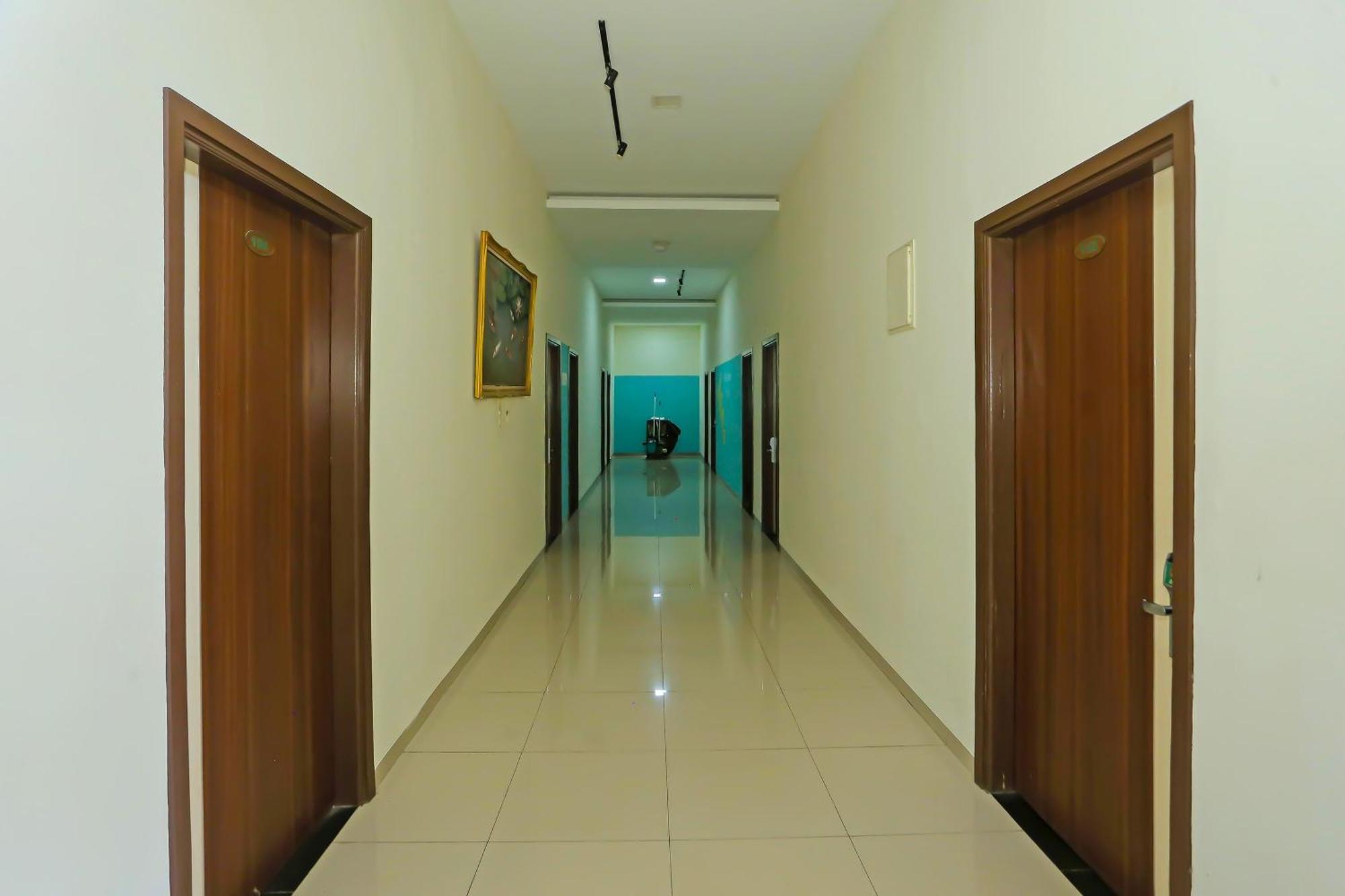 Super Oyo Collection O 92130 Hotel Fiducia Kaji Jakarta Exterior foto