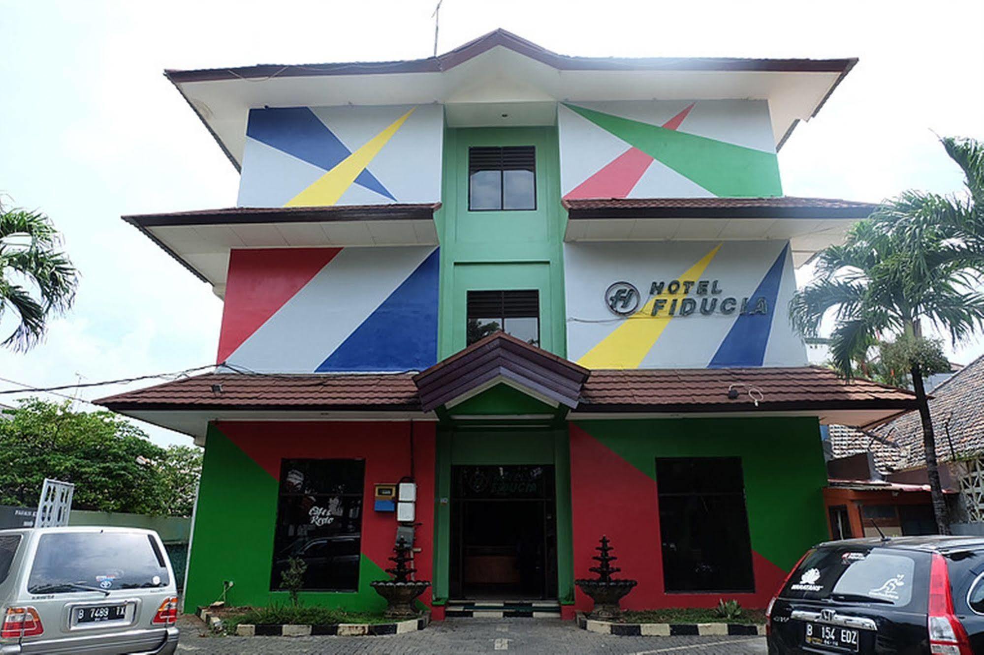 Super Oyo Collection O 92130 Hotel Fiducia Kaji Jakarta Exterior foto